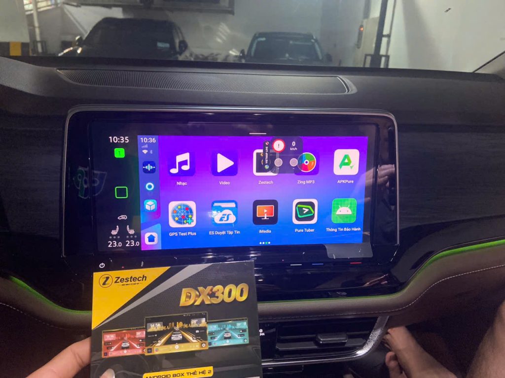 Giao diện màn hình ô tô sau khi gắn Android Box Zestech
